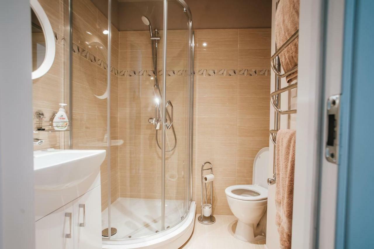 Stylish Latvian Classic 1-Bedroom Apartment Near City Center, Parks & Public Transport Links Riga Exterior photo